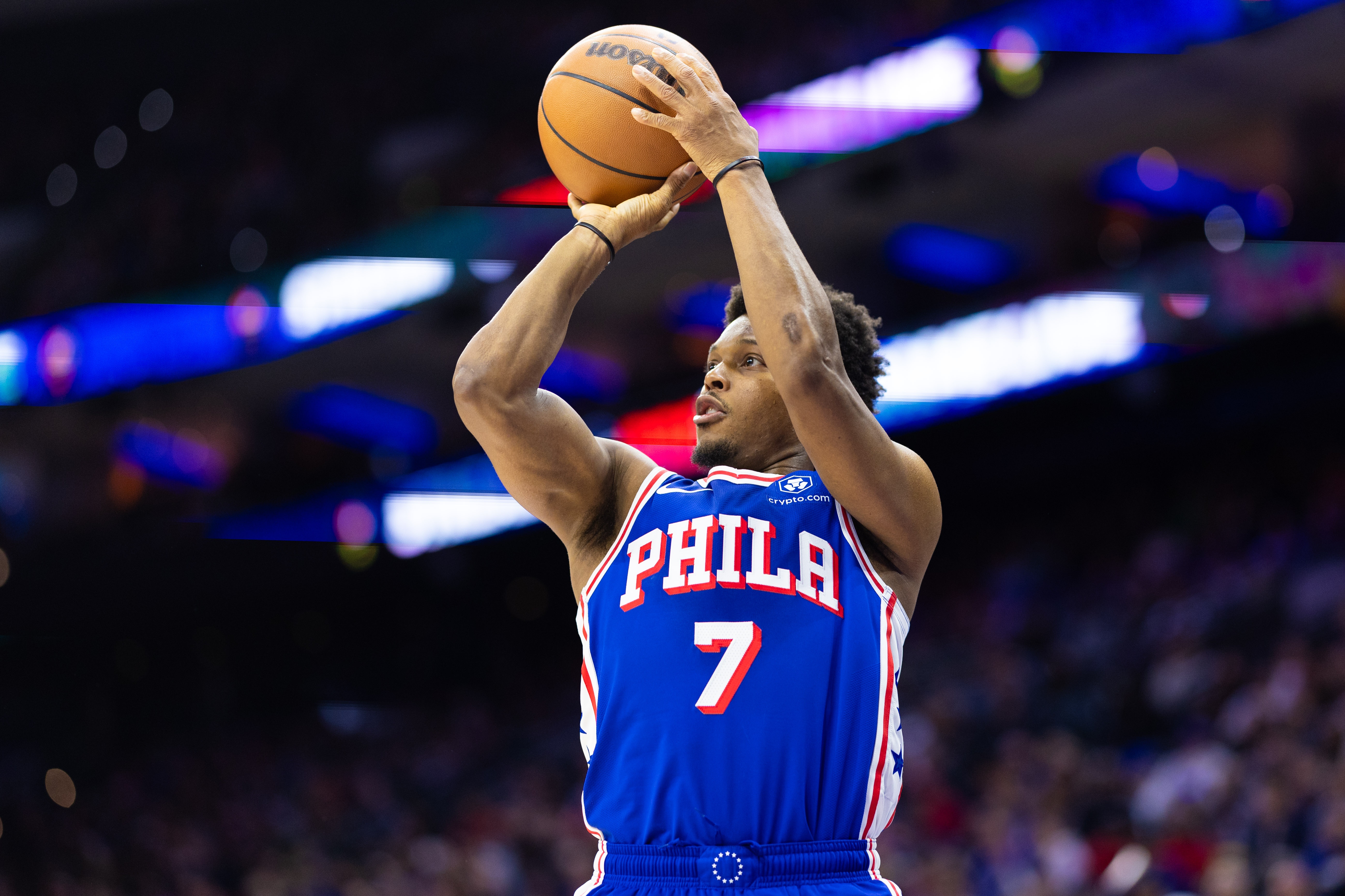 pp电子-纳斯：猛龙球迷为洛瑞起立鼓掌真的很酷 这里的氛围非常特别