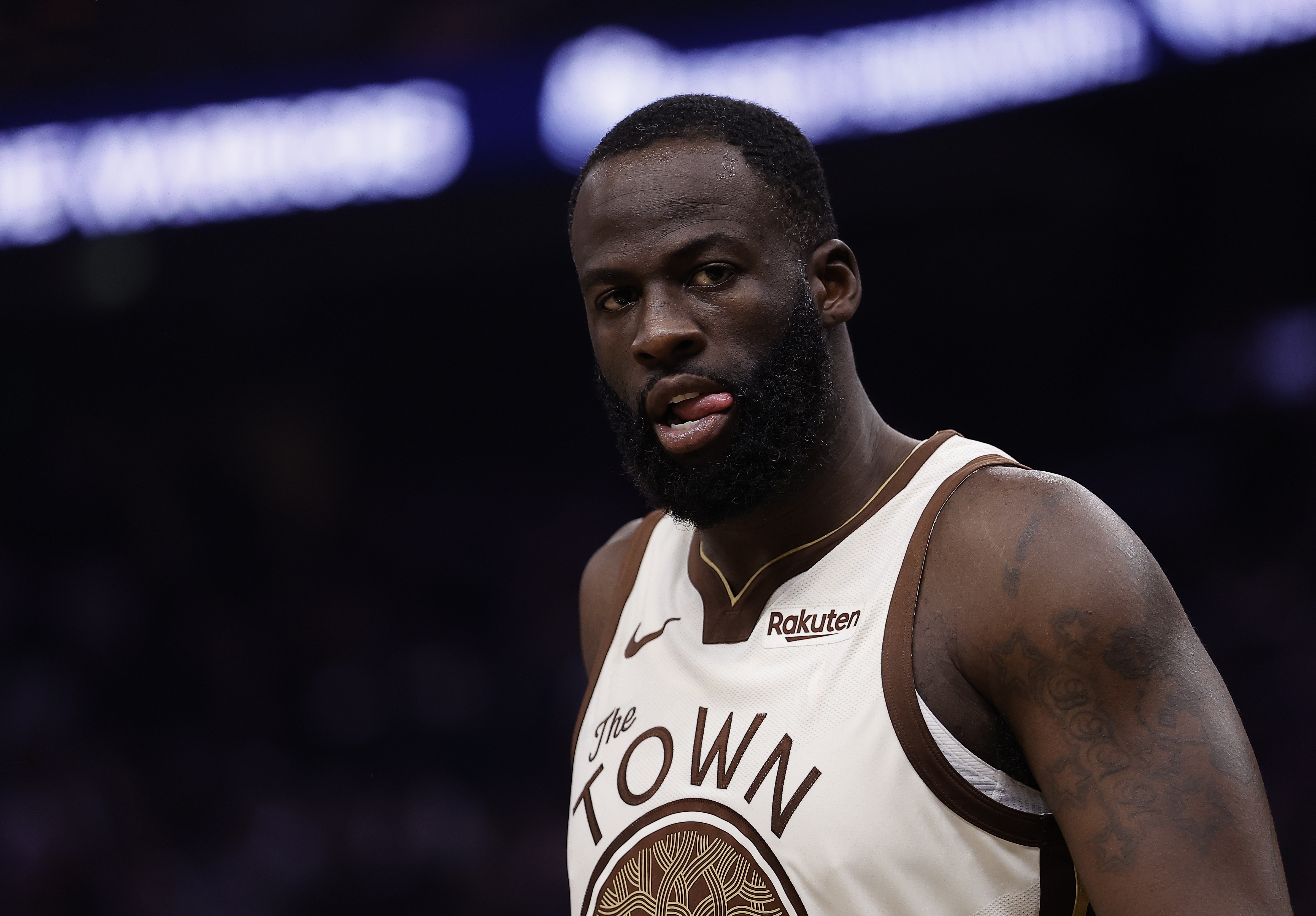 勇士官方：追梦因下背部伤病管理将缺席今日对阵森林狼的比赛