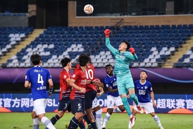 pp电子官网-重庆队接连送走主力球员 新赛季还能成为黑马？